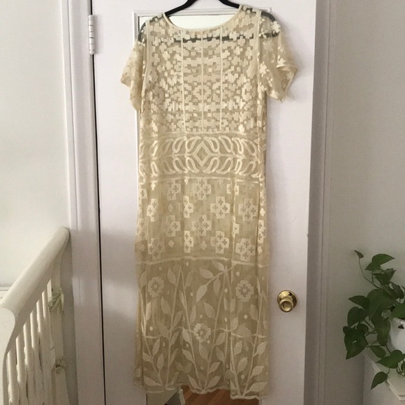 Embroidered Ivory Lilya Dress - Picture 5 of 5